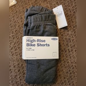 Old Navy NWT lot of 6, high rise bike shorts SIZE SMALL